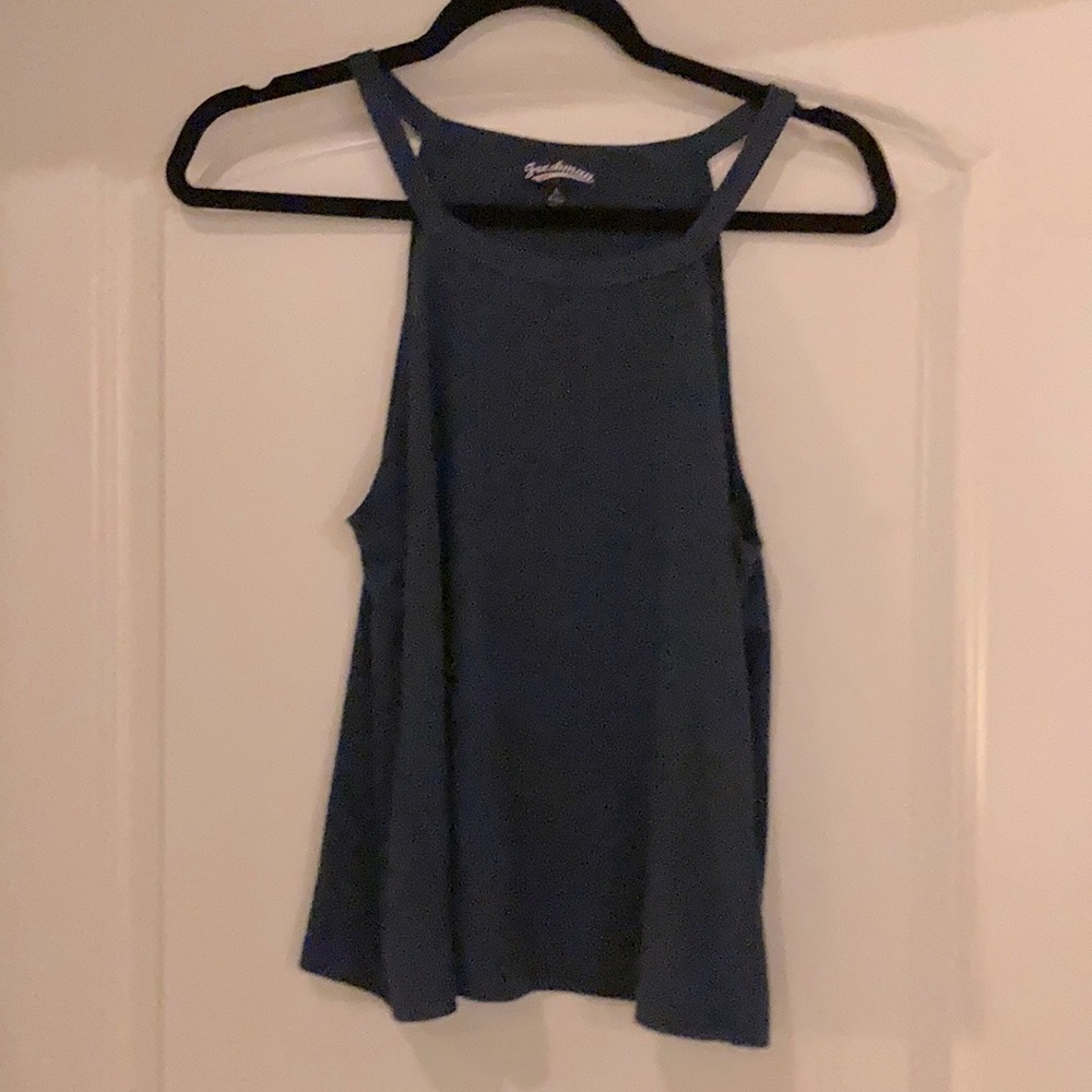 Ribbed tank